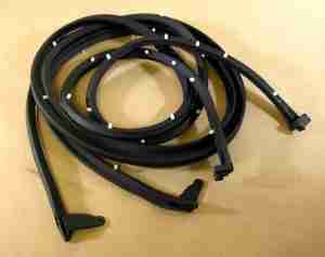 1963-64 P/8 2dr H/T & Conv Door weatherstrip