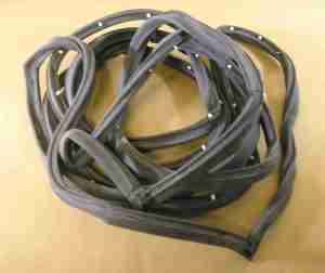 1968-72 LeMans & T37 Door Weatherstrip, Tempest, 2dr Sedan