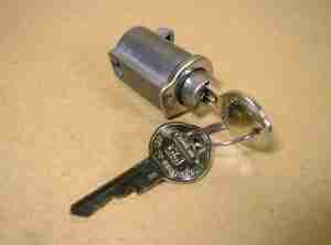 1965-68. Console lock with pear head key, 1965-66 & 68 will not fit 1967, Full size and GP